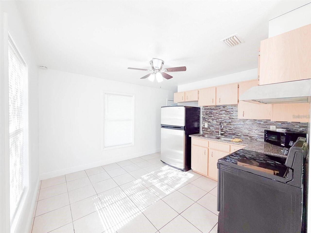 Listing Photo 10