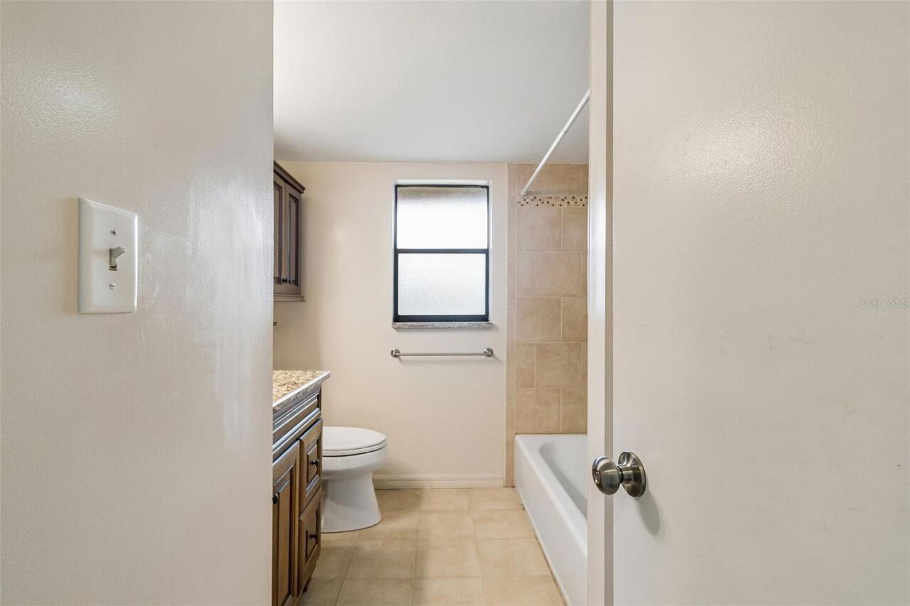 Listing Photo 9