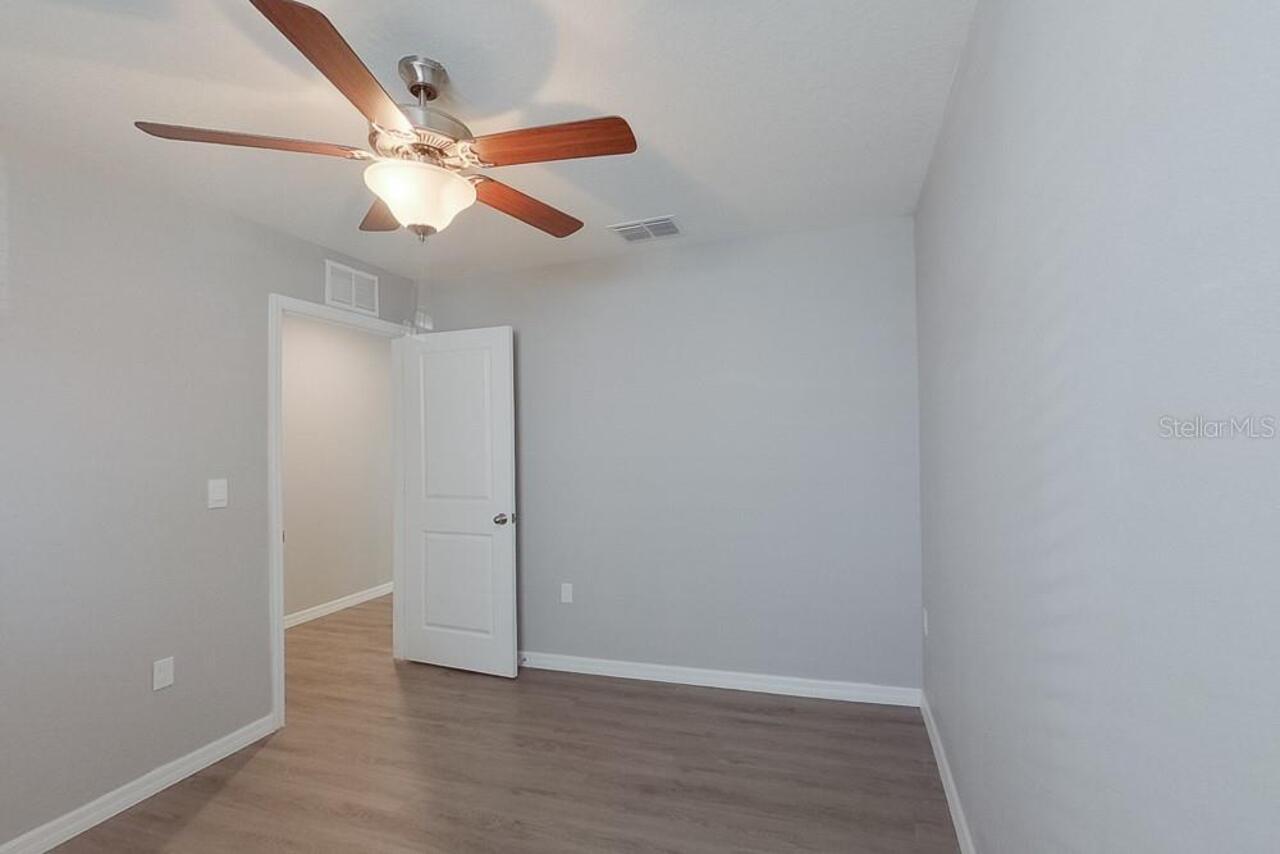 Listing Photo 9