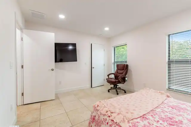 Listing Photo 22