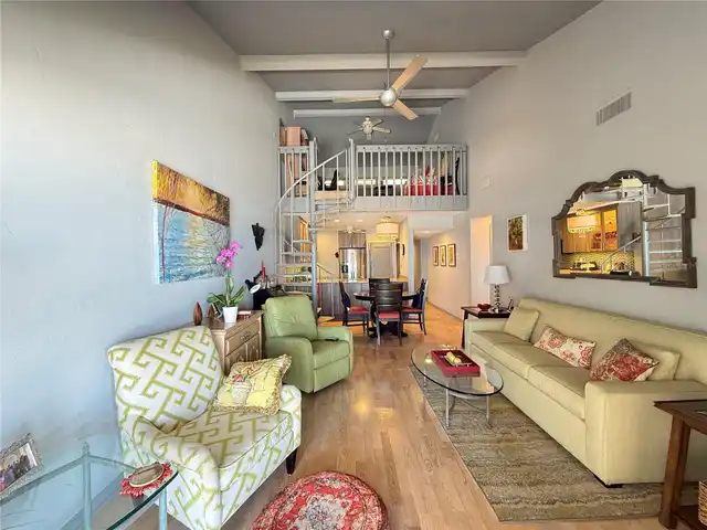 Listing Photo 12