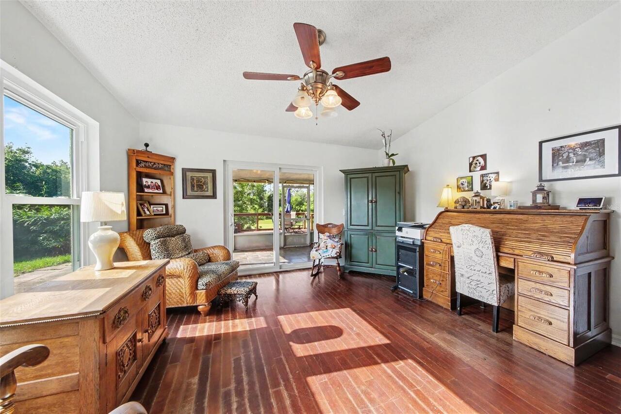 Listing Photo 8