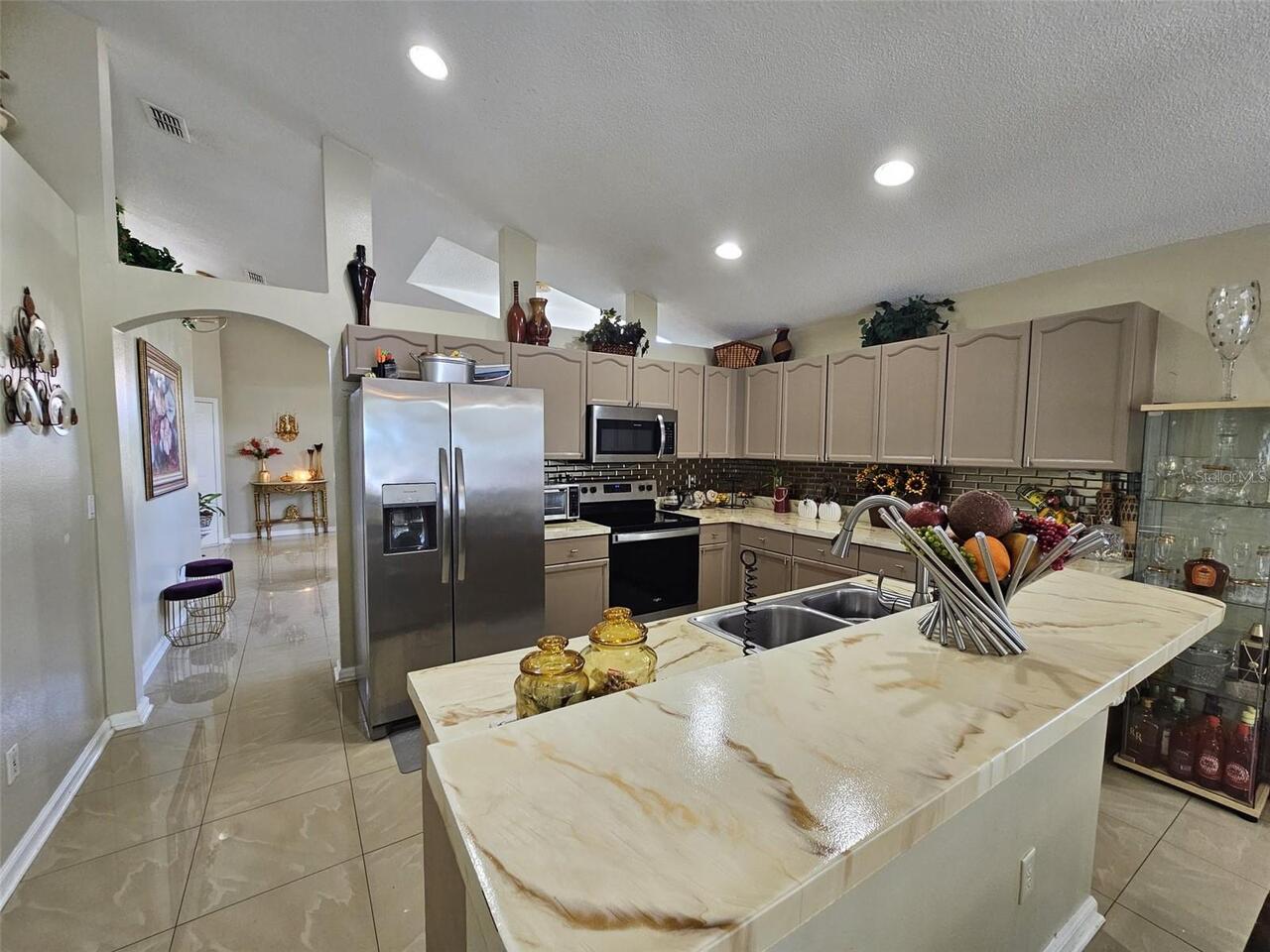 Listing Photo 8