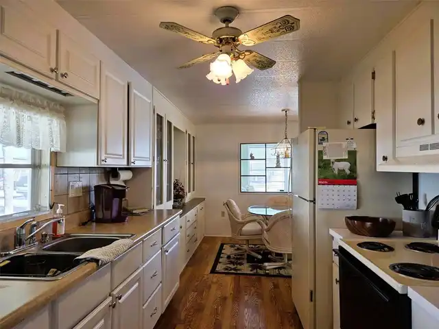 Listing Photo 8