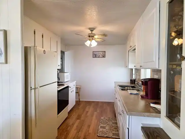 Listing Photo 9