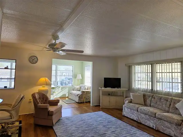 Listing Photo 14