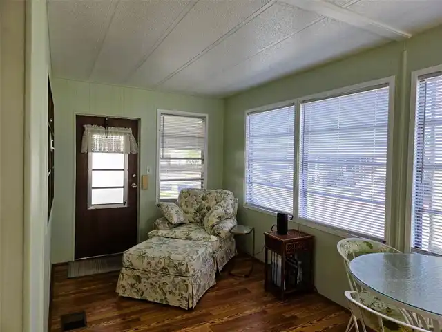 Listing Photo 15