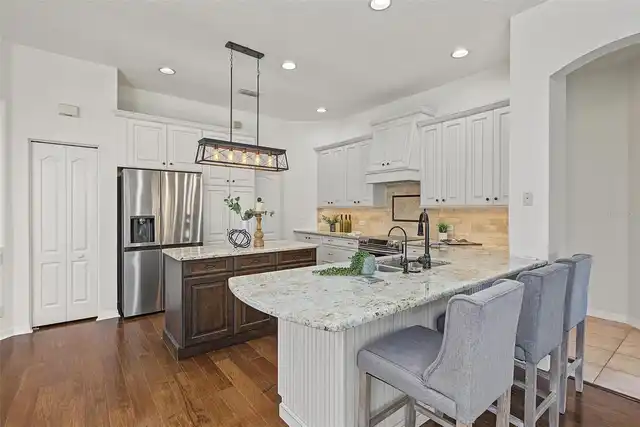 Listing Photo 8