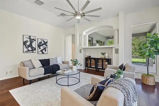 Listing Photo 11