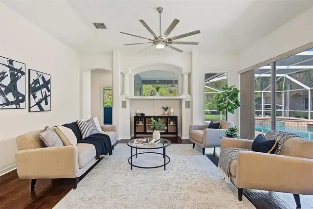 Listing Photo 12