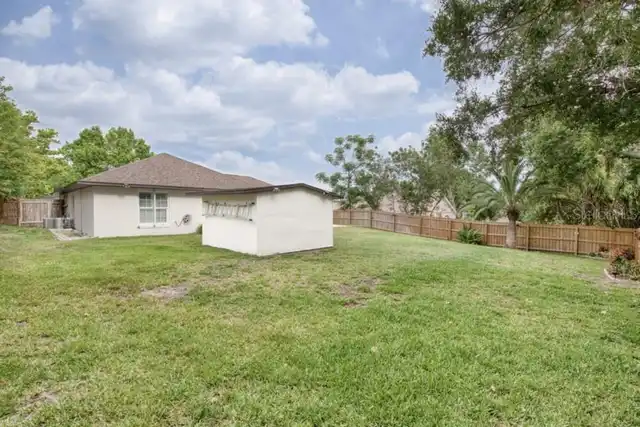 Listing Photo 9