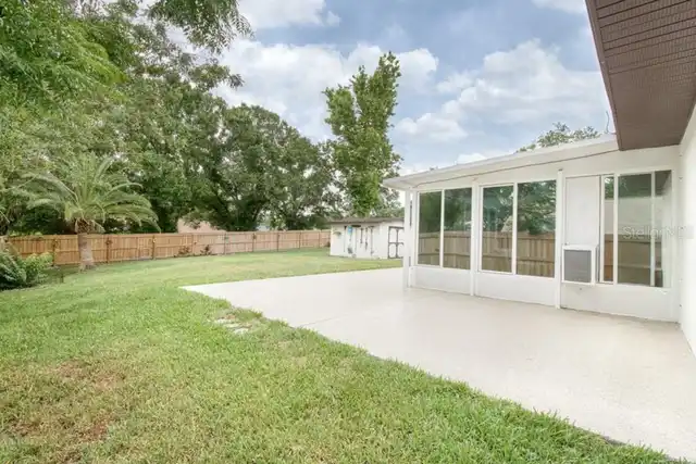 Listing Photo 11