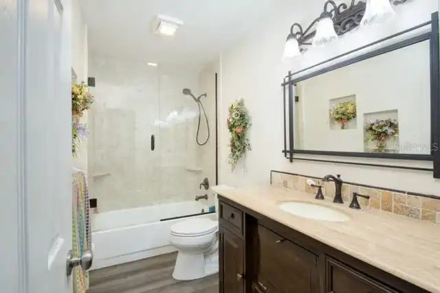 Listing Photo 25