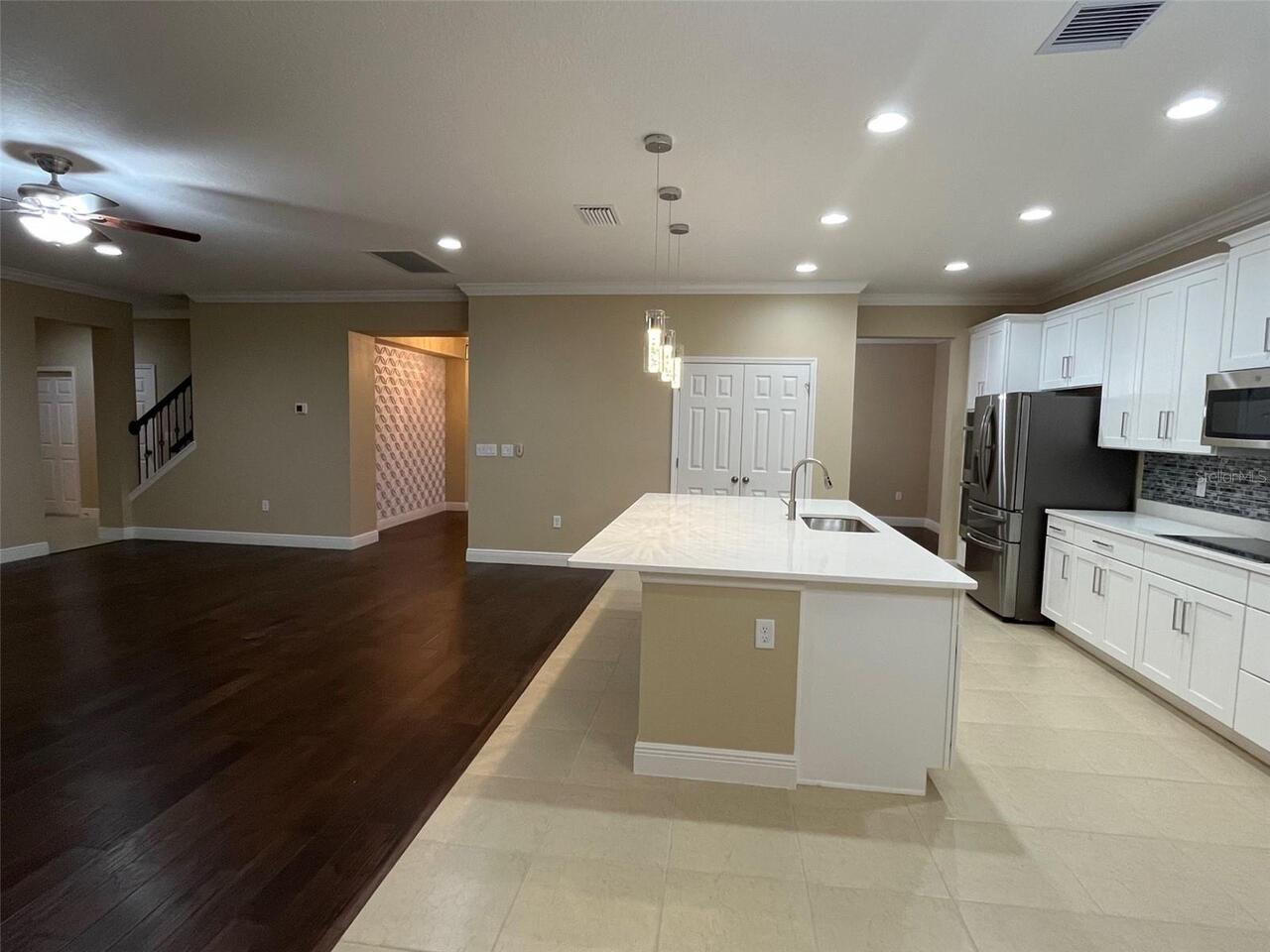 Listing Photo 11