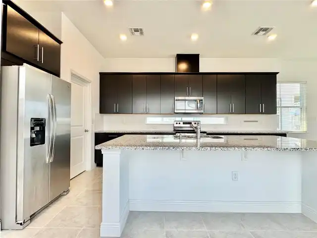 Listing Photo 9