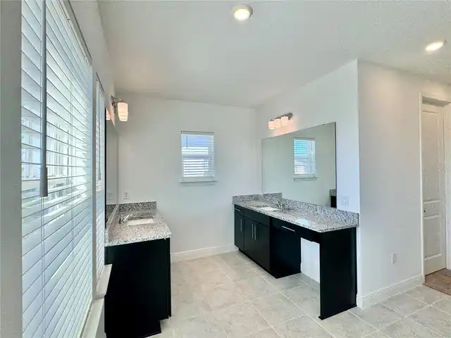 Listing Photo 24