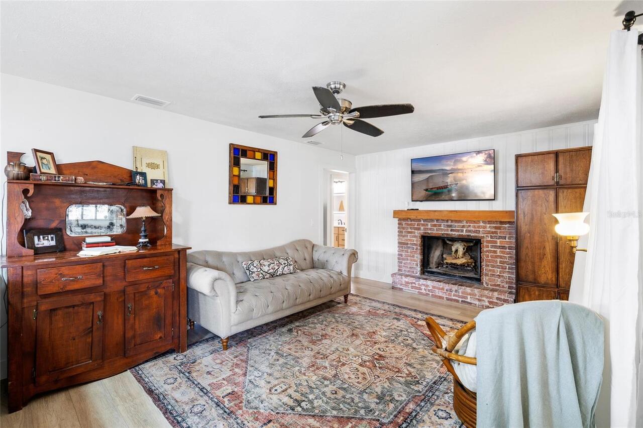 Listing Photo 10