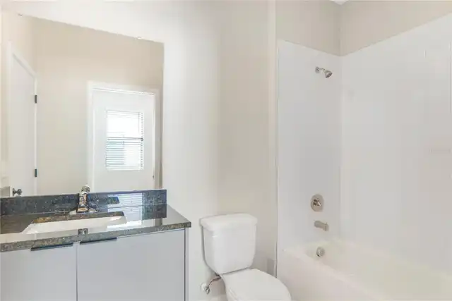 Listing Photo 16