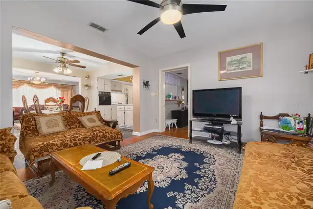 Listing Photo 12