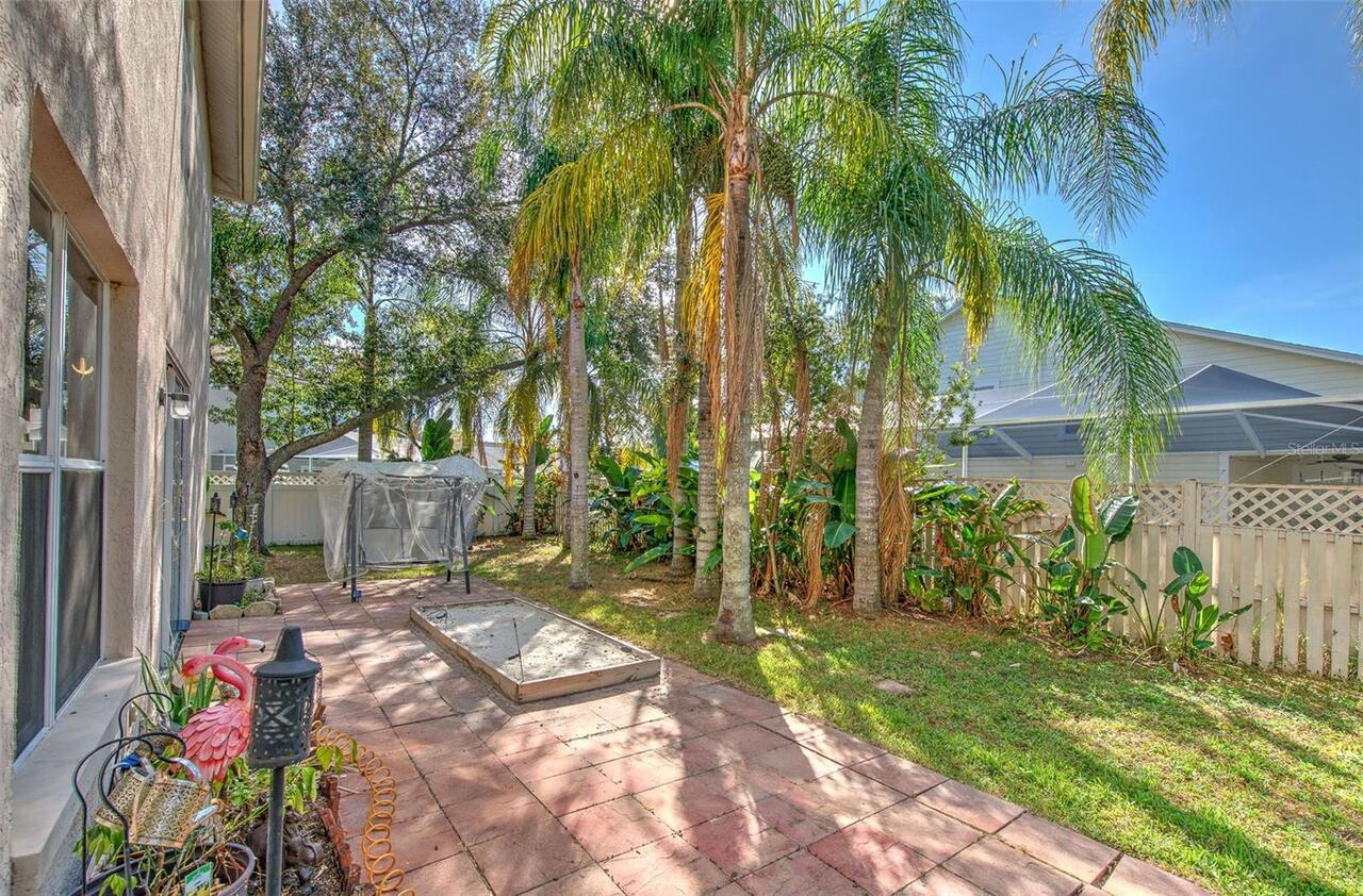 Listing Photo 11