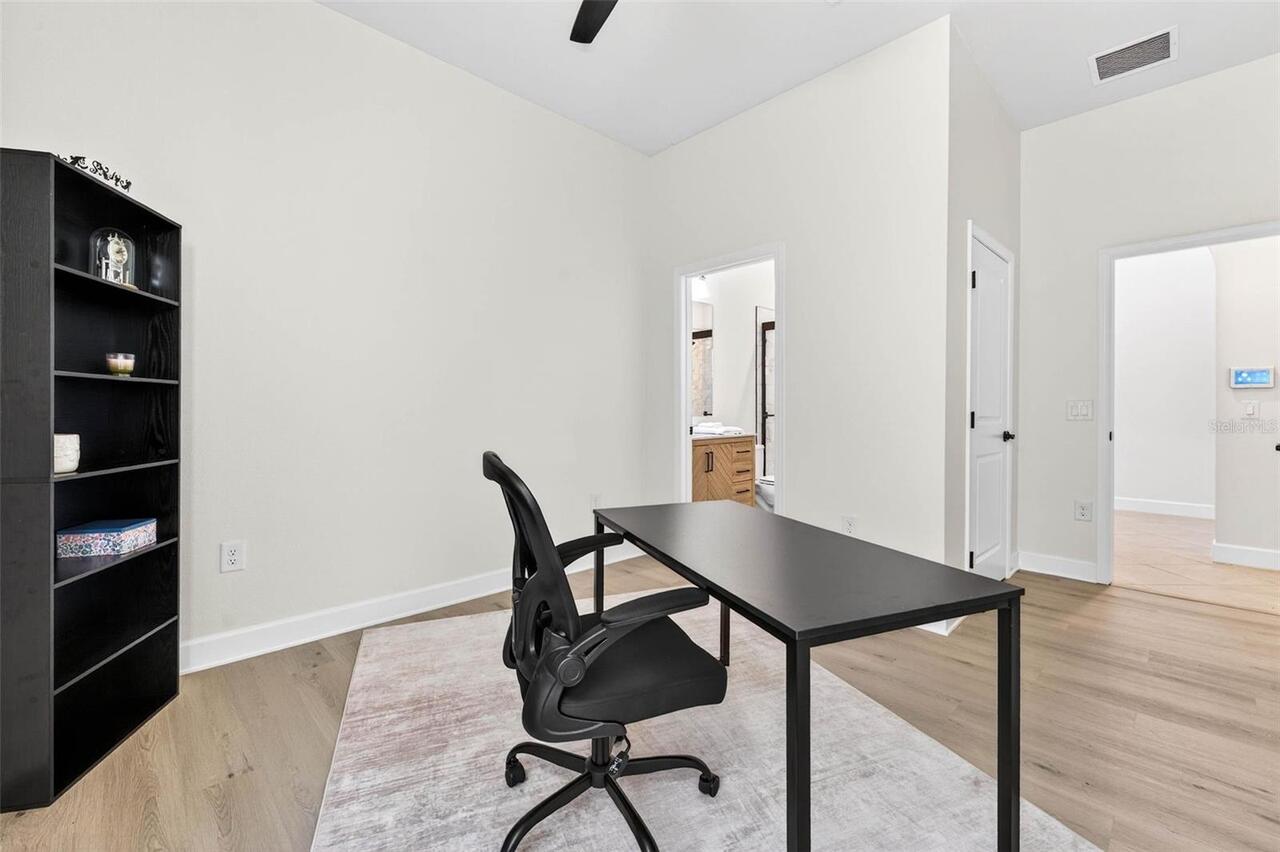 Listing Photo 32