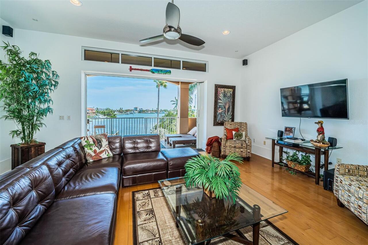 Listing Photo 12