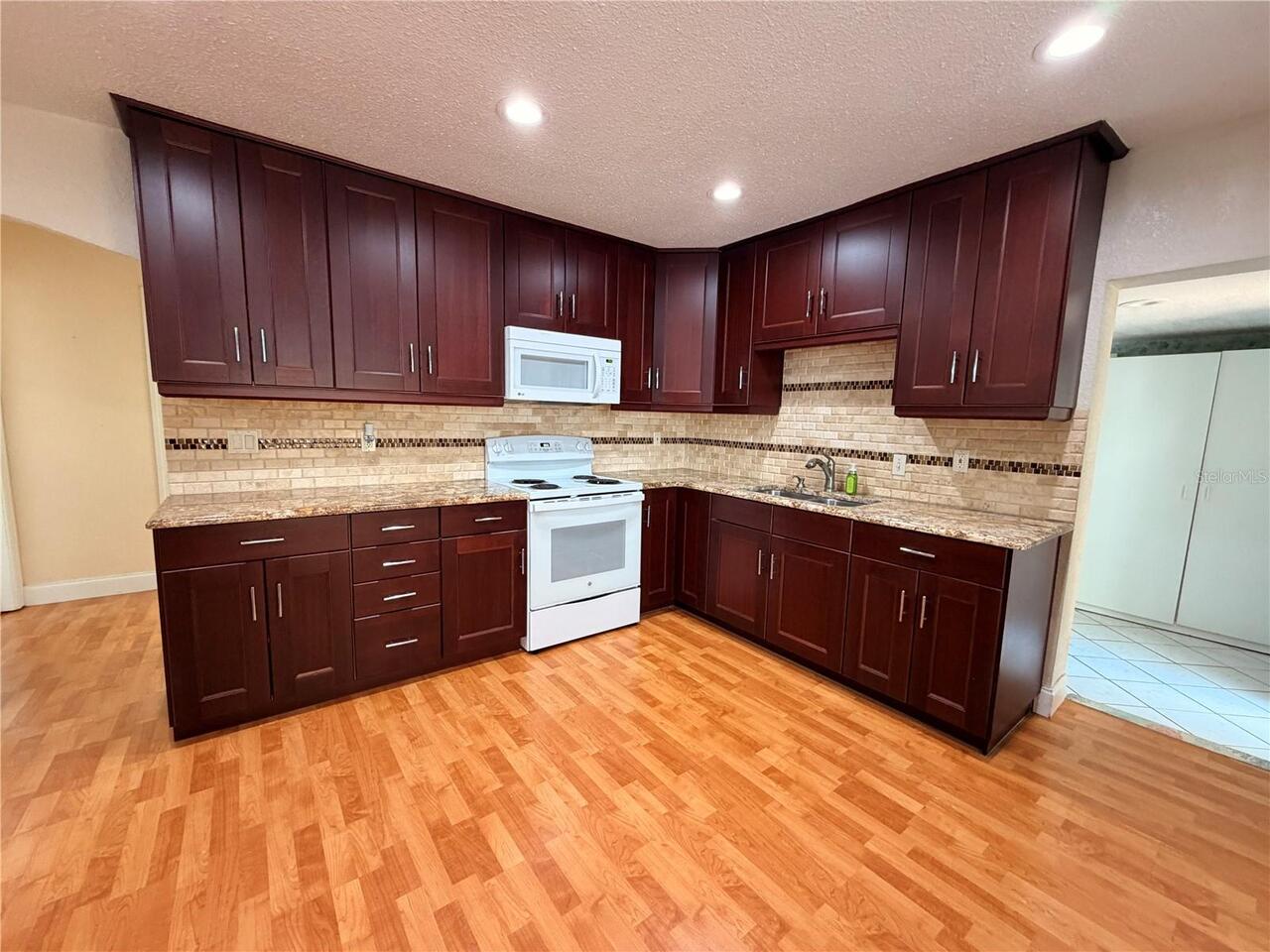 Listing Photo 7