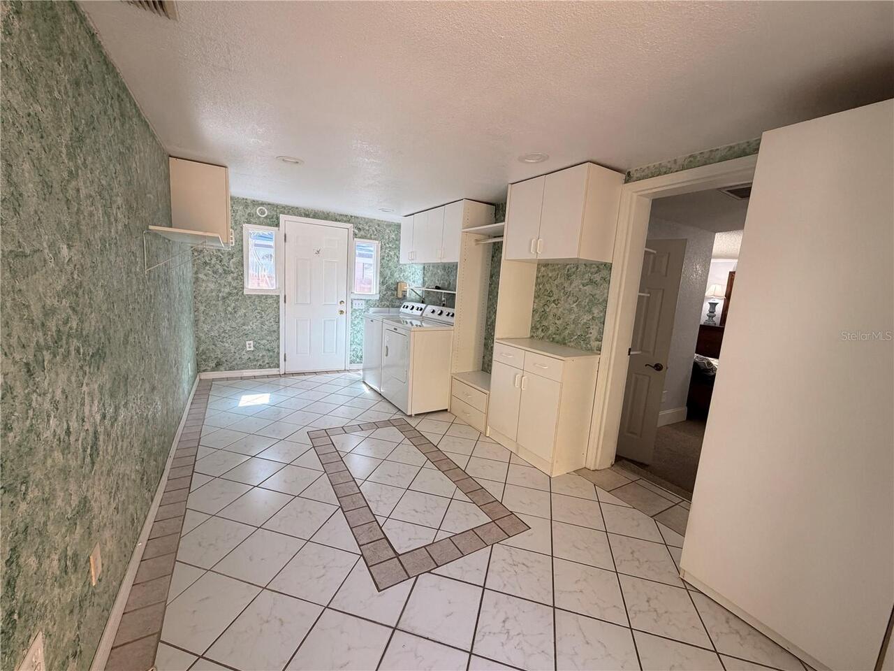 Listing Photo 14