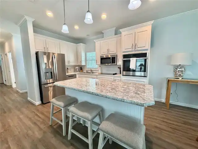 Listing Photo 8