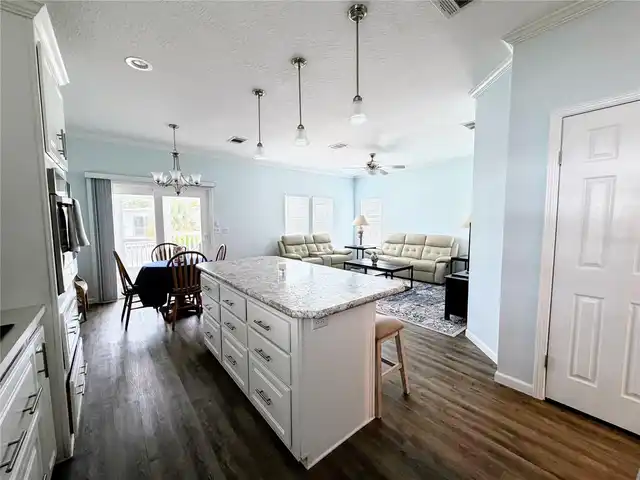Listing Photo 9