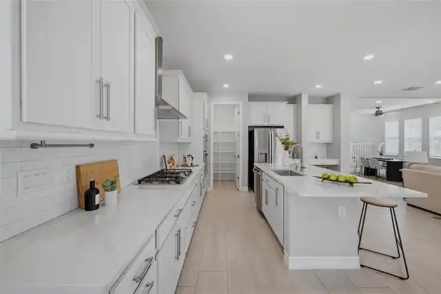 Listing Photo 11