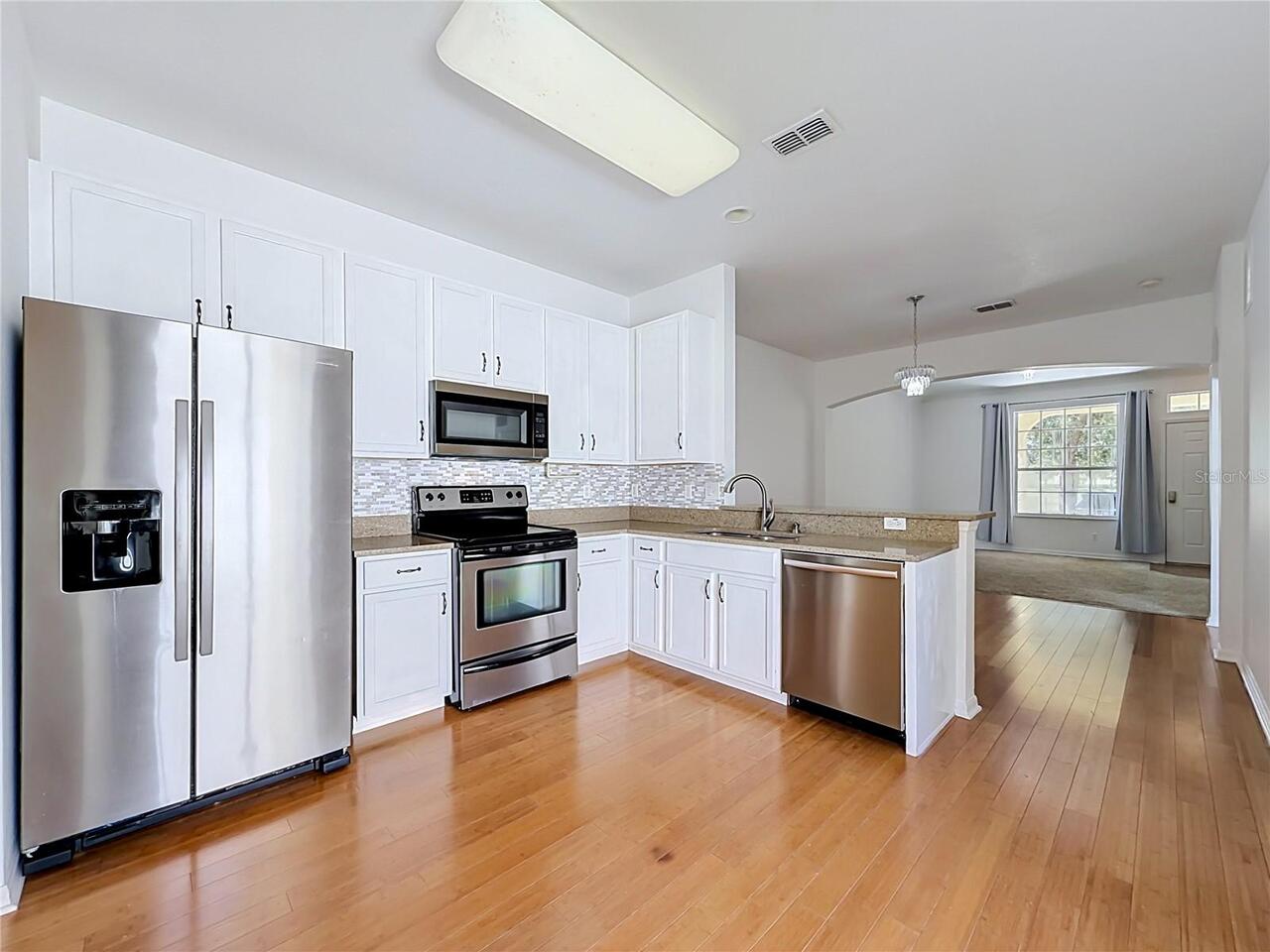 Listing Photo 12