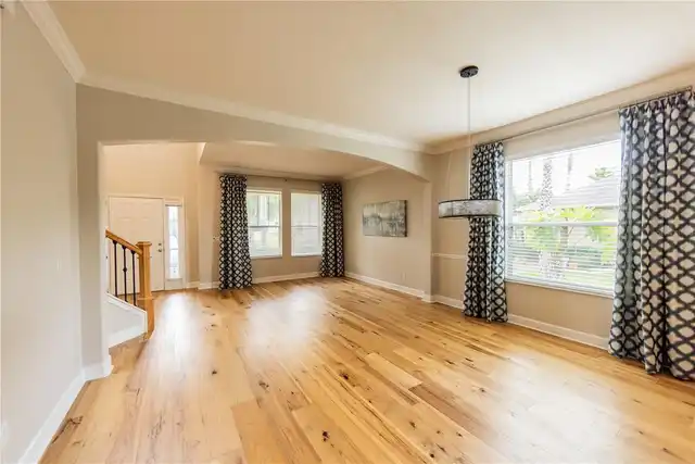 Listing Photo 10