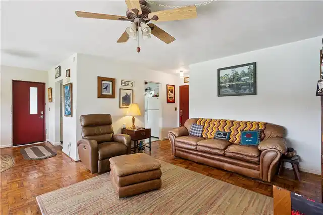 Listing Photo 8