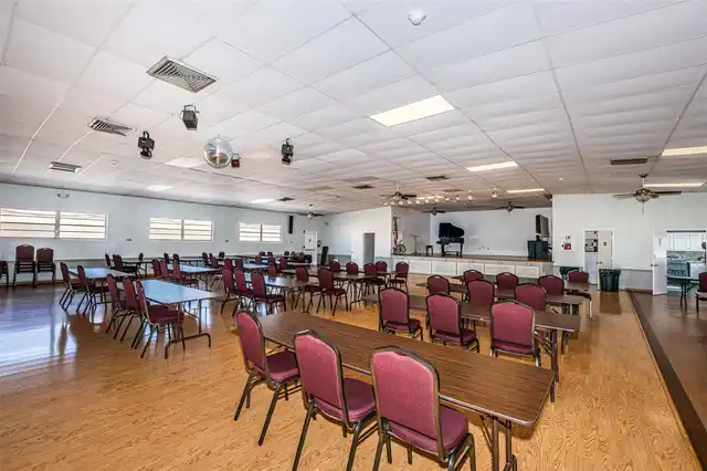 Listing Photo 12