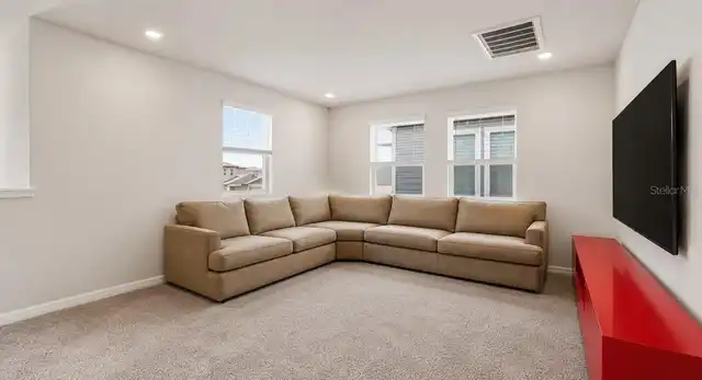 Listing Photo 9