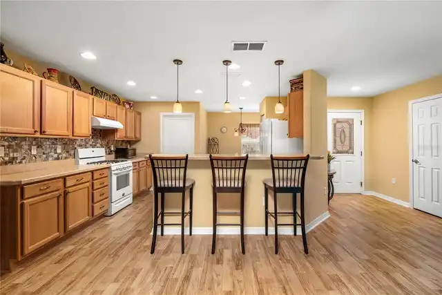 Listing Photo 14