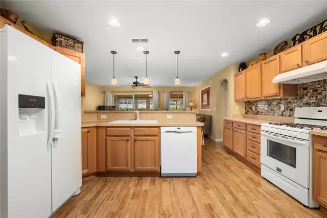 Listing Photo 16