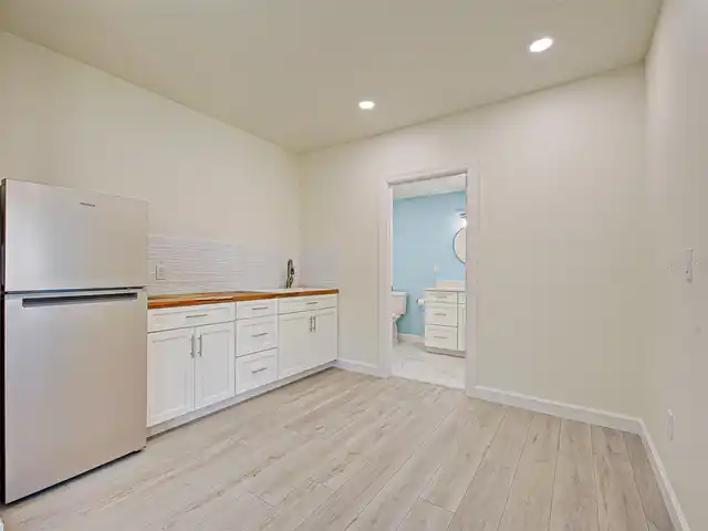 Listing Photo 9