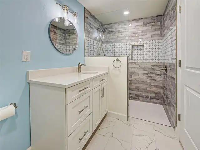 Listing Photo 12