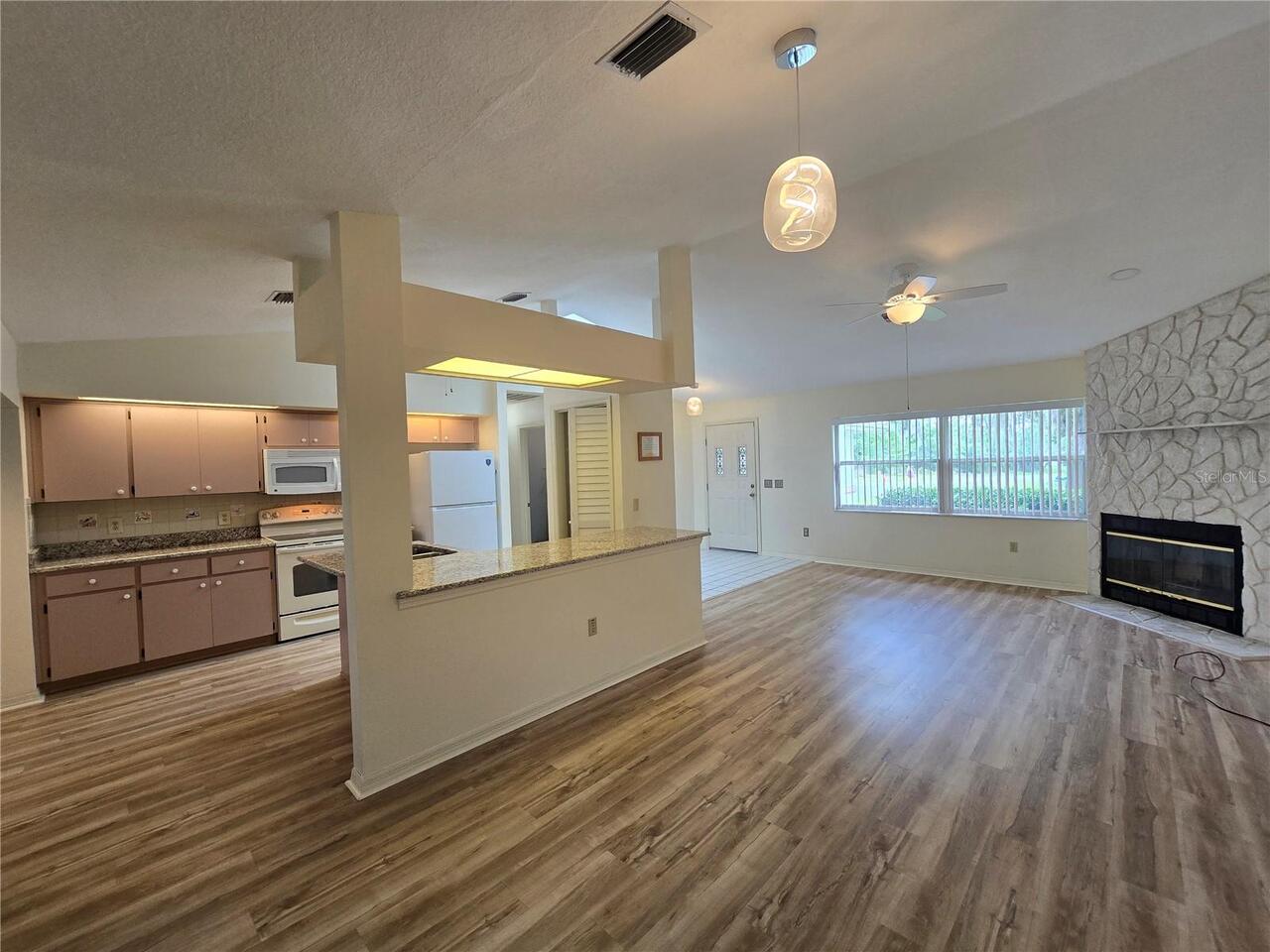 Listing Photo 16