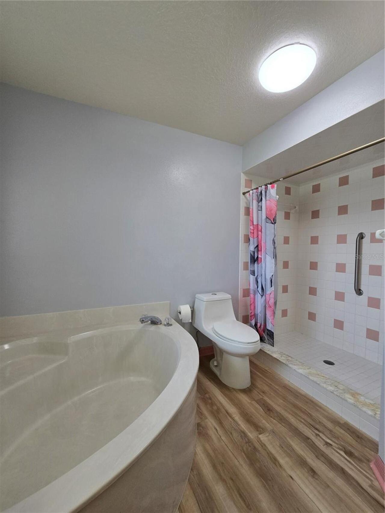 Listing Photo 32