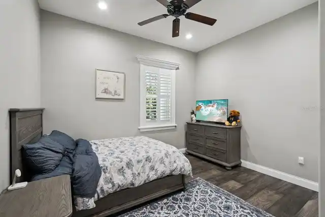 Listing Photo 17
