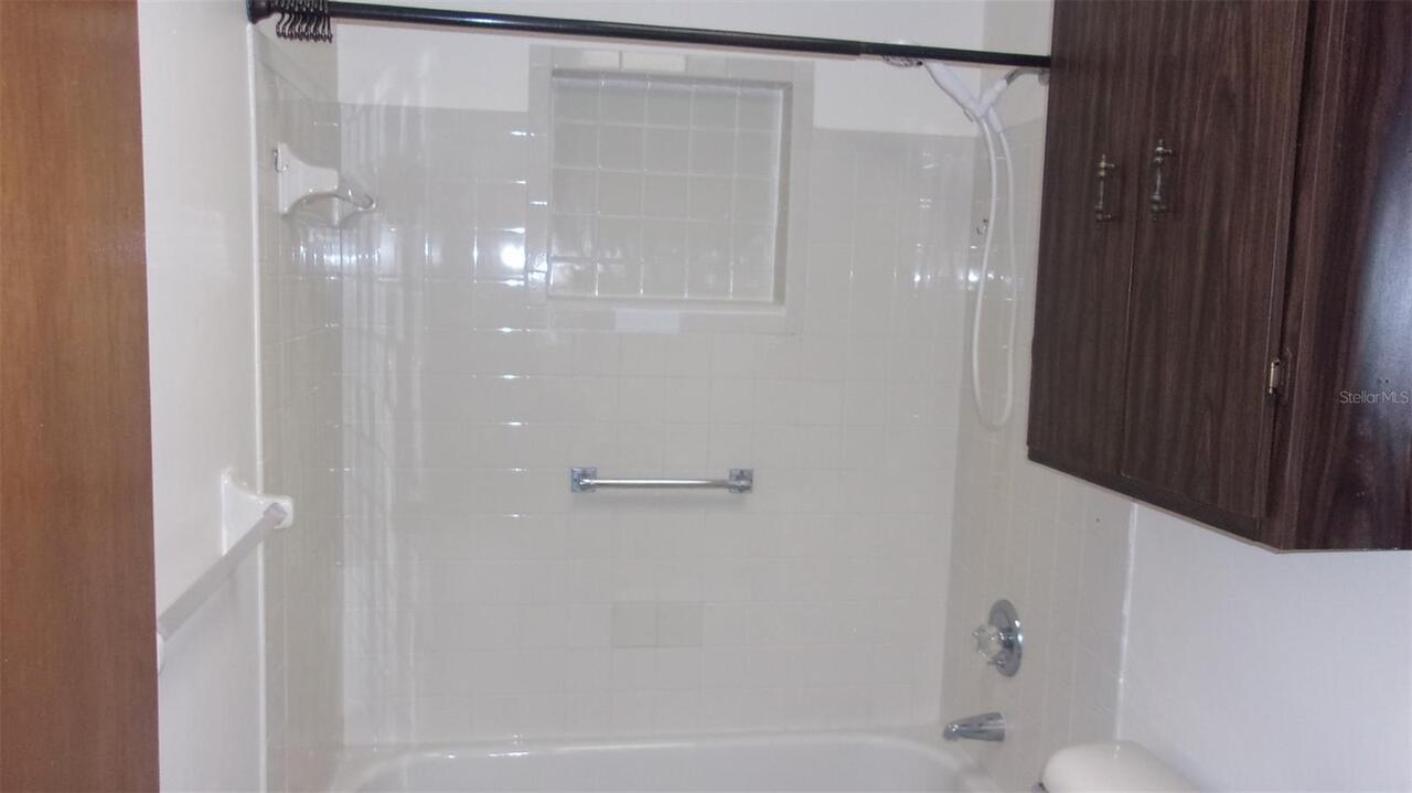 Listing Photo 9