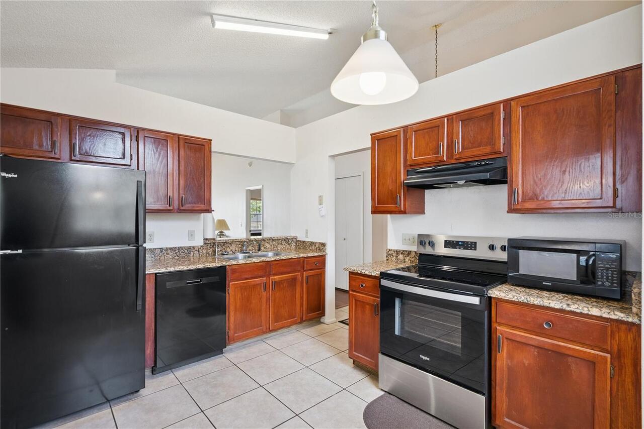 Listing Photo 9