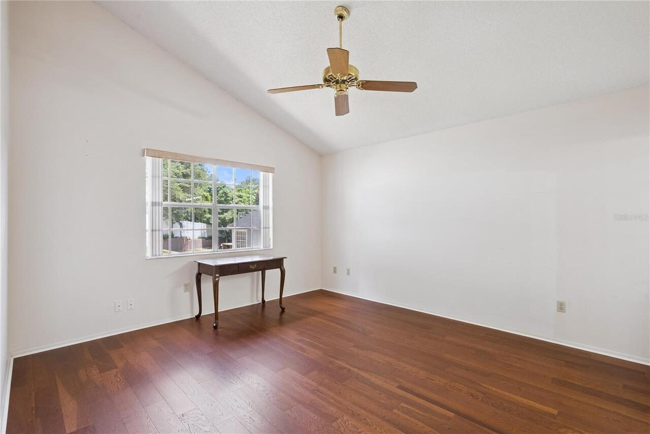 Listing Photo 14