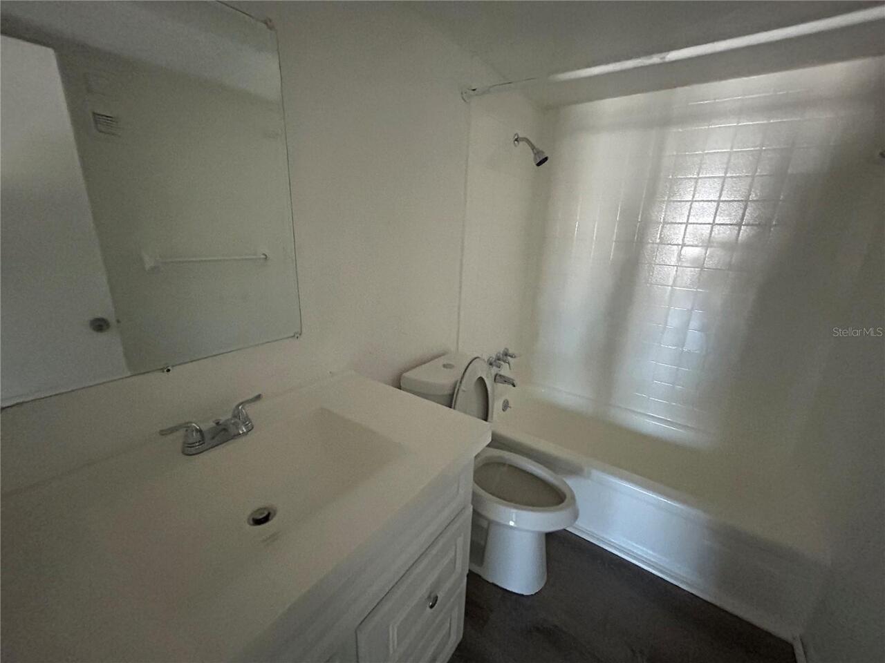 Listing Photo 9