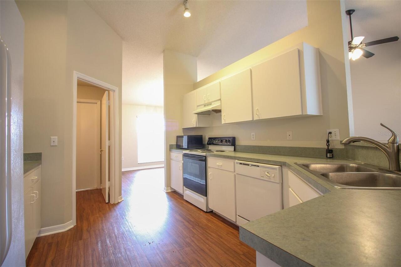 Listing Photo 9