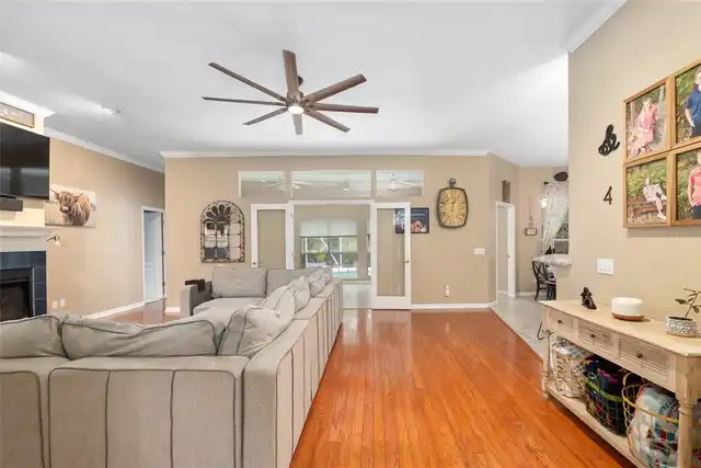 Listing Photo 11