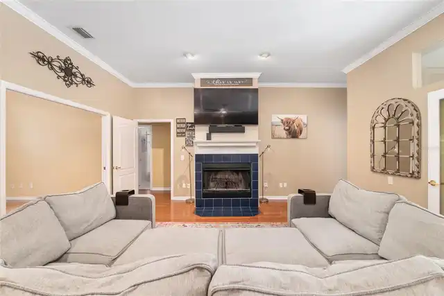 Listing Photo 14